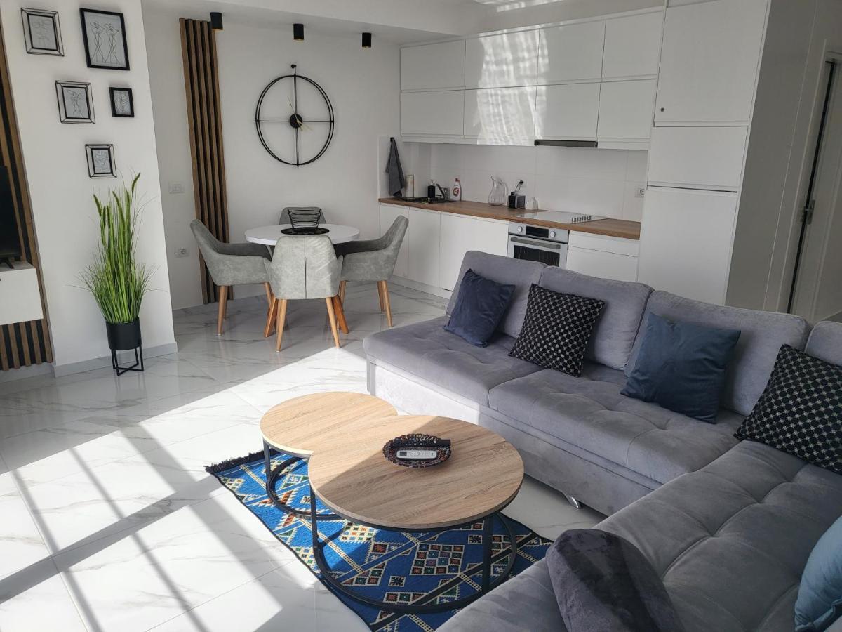 Stella Apartament *